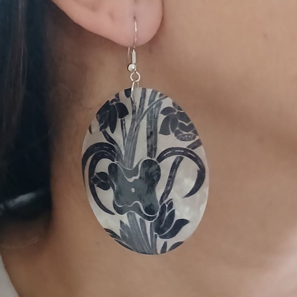 Luminescent Black Floral Print Earrings - New